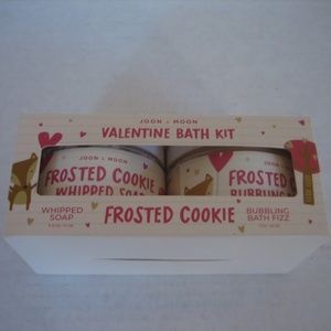 Joon x Moon Frosted Cookie Bath Set 2 Piece Bath Fizz & Whipped Soap NWIB